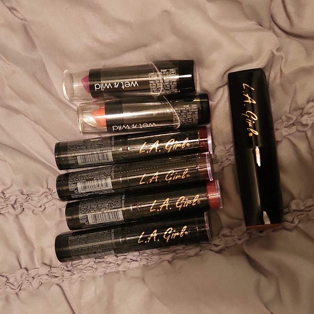 LIPSTICK LOT NEW